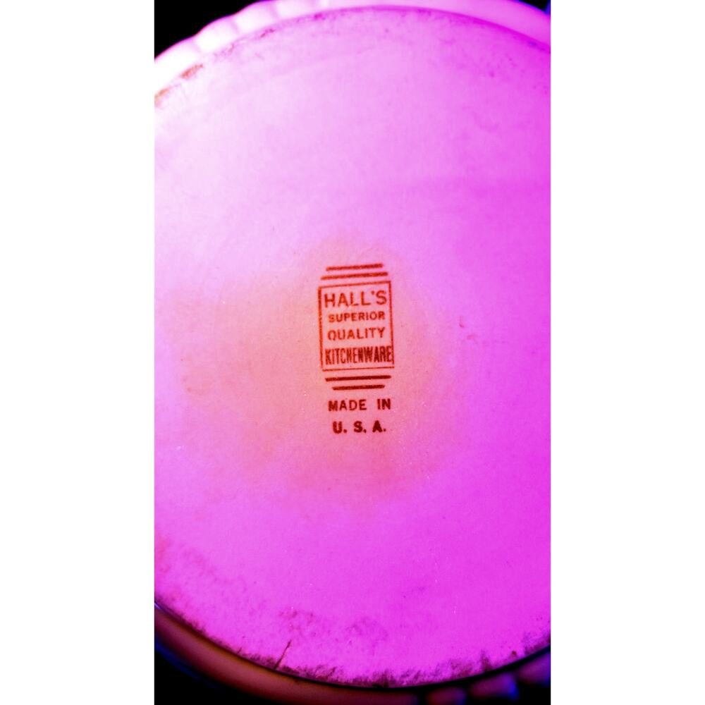 736. Halls Superior Kitchenware Covered Casserole Dish UV Reactive - Picture 7 of 8